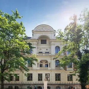 Uhland *** Munich
